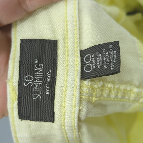 CHICO'S So Slimming Zippered Ankle Jeans - Picture 9 of 10